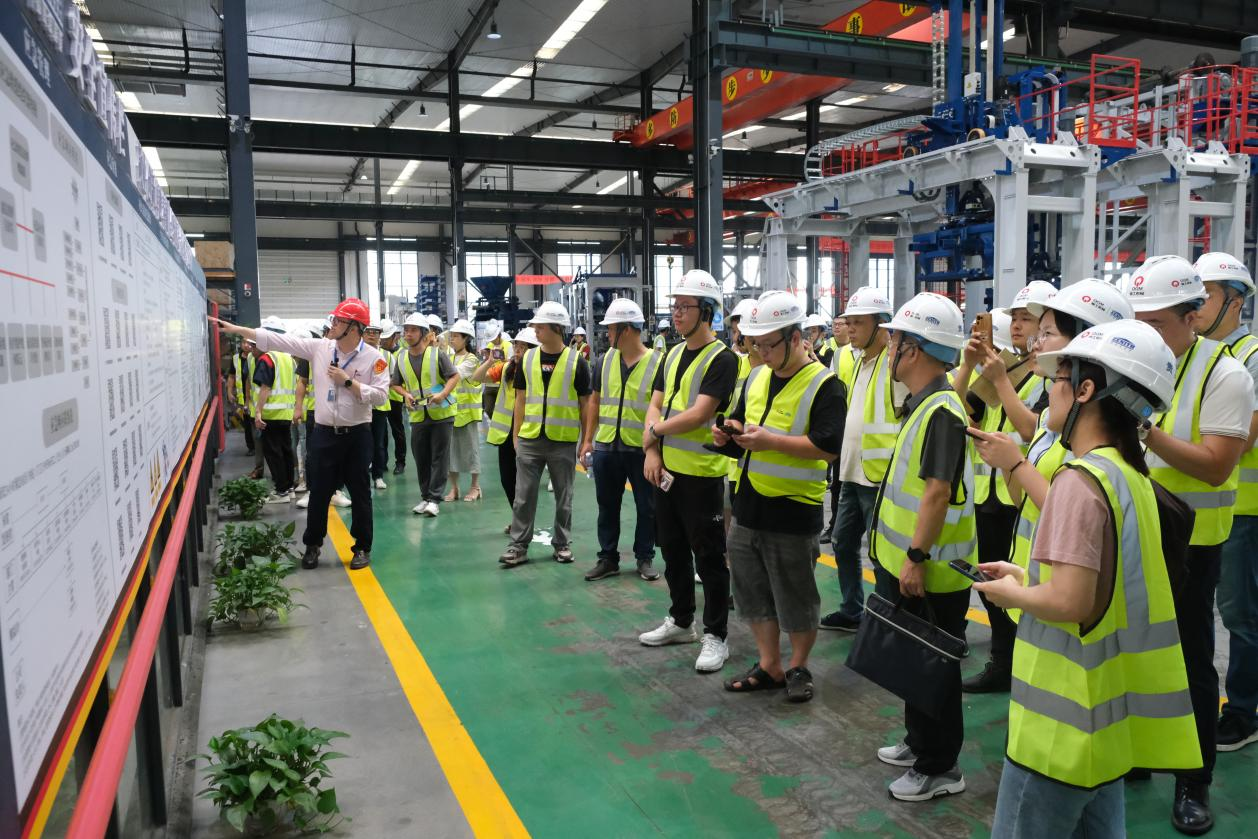 福建泉州台商区安全生产标准化工作专班走进凯发网站股份