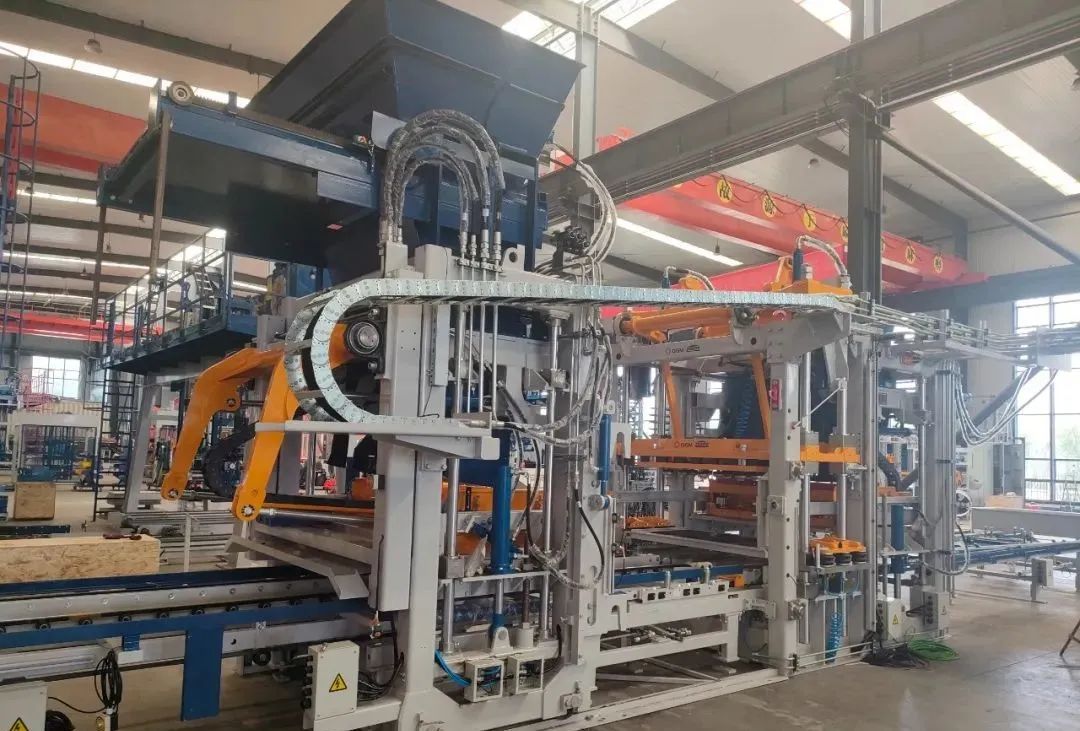 凯发网站ZN900CG国产设备首次进入北美市场，开创中国砖机新纪元