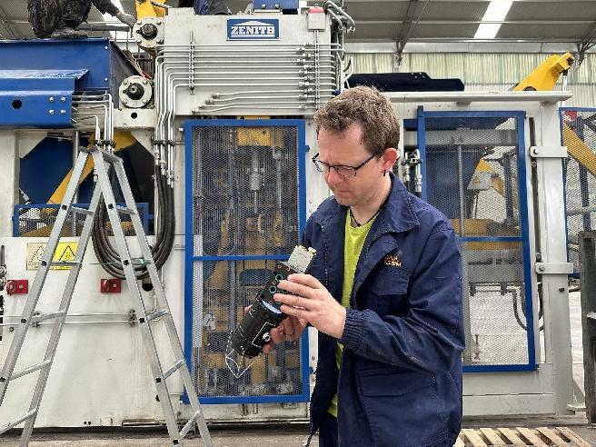 服务质量万里行∣凯发网站德国策尼特公司服务经理回访山西老客户