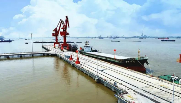 凯发网站股份自动砌块成型设备(砖机)助力中国铁建首个BOO码头建设